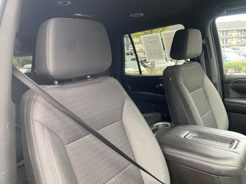 Used 2022 GMC Yukon SLE image 30