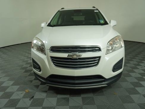 Used 2015 Chevrolet Trax LT w/ LT Plus Package FWD image 2