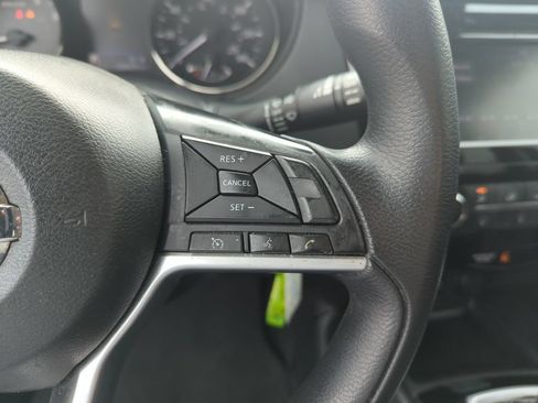 Used 2019 Nissan Rogue S FWD image 22