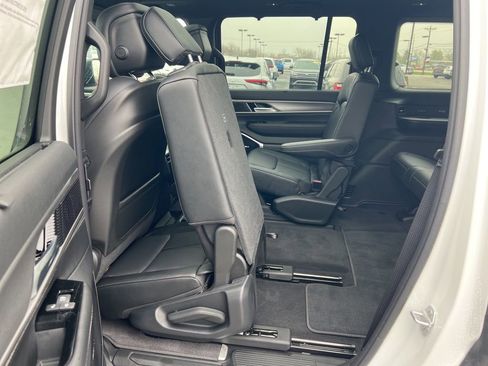 New 2026 Jeep Grand Wagoneer Limited AWD/4WD image 33