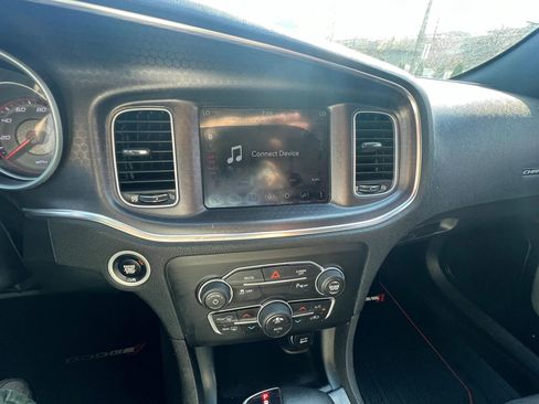 Used 2018 Dodge Charger SXT Plus image 16