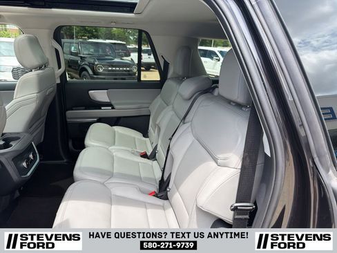 Used 2025 Ford Expedition Max Active AWD/4WD image 31