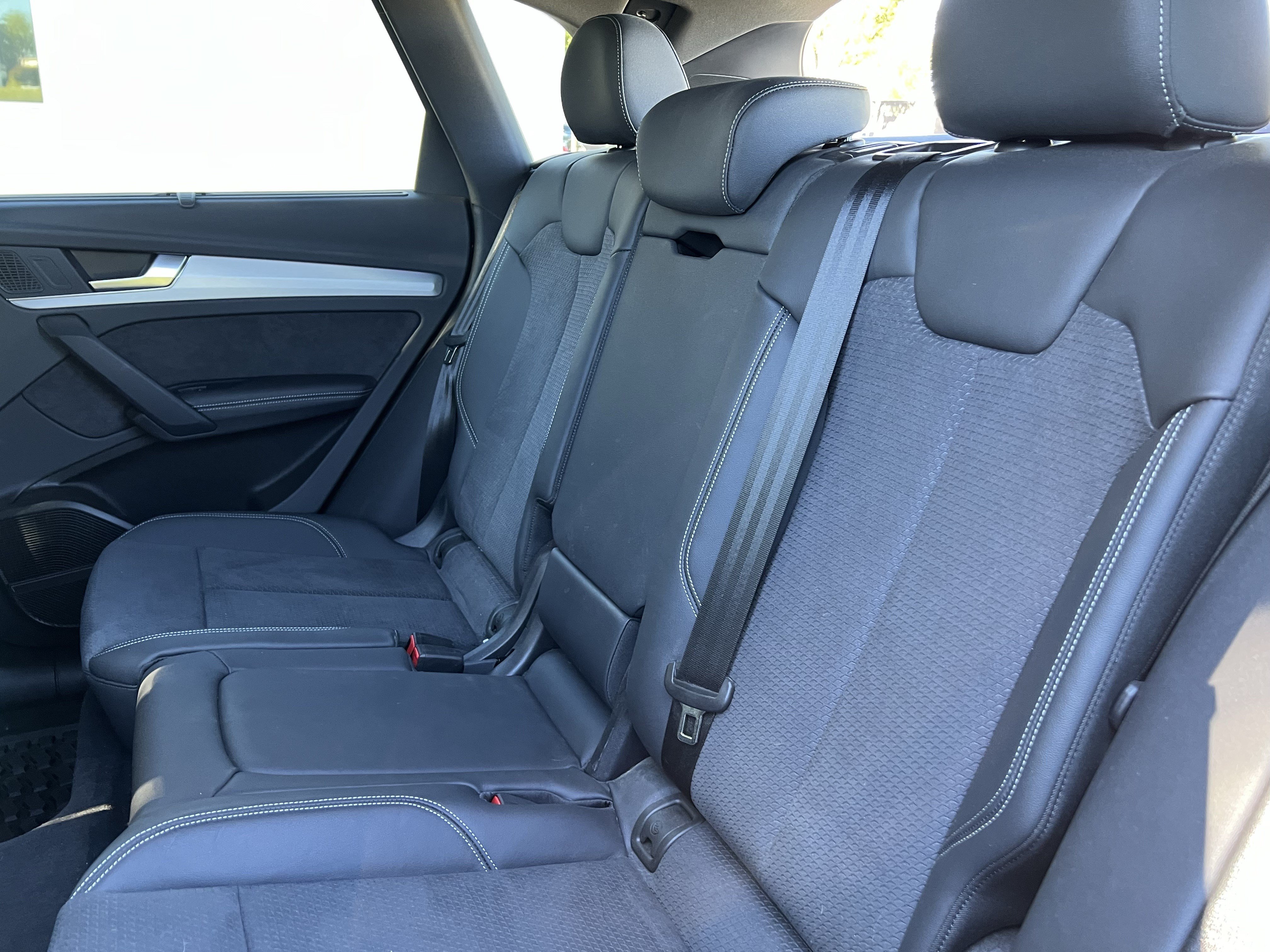 Used 2024 Audi Q5 e Prestige AWD/4WD image 32