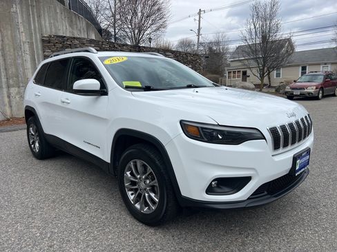 Used 2019 Jeep Cherokee Latitude Plus w/ Cold Weather Group image 7