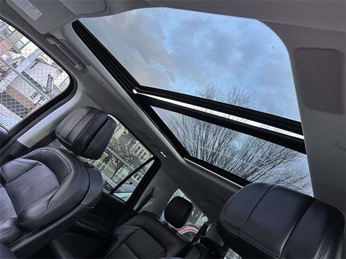 Used 2025 Lincoln Navigator L Reserve image 10