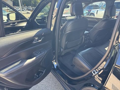 Used 2023 Jeep Grand Cherokee Altitude image 19