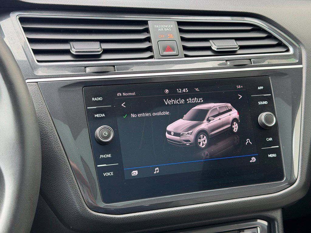 Used 2020 Volkswagen Tiguan SE w/ Panoramic Sunroof Package AWD/4WD image 13