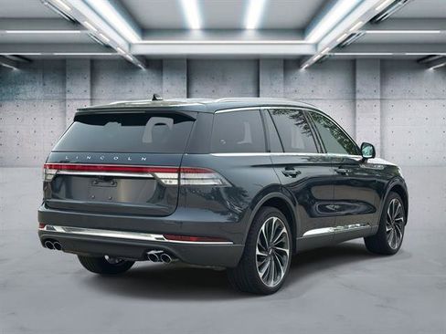 Certified 2022 Lincoln Aviator Reserve w/ Equipment Group 201A image 5