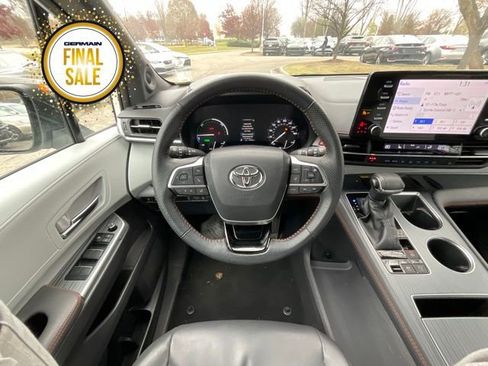 Used 2023 Toyota Sienna XSE image 12