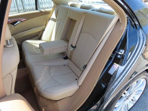 Used 2008 Mercedes-Benz E 350 4MATIC Sedan image 12