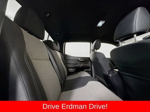 Certified 2021 Toyota Tacoma TRD Off-Road AWD/4WD image 28