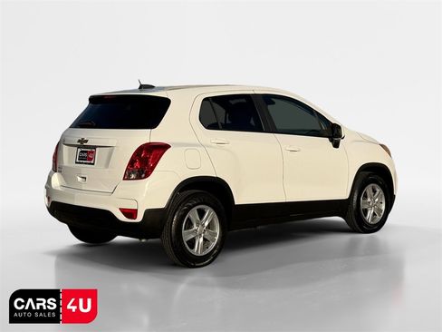 Used 2021 Chevrolet Trax LS w/ Tint and Cruise Package image 7