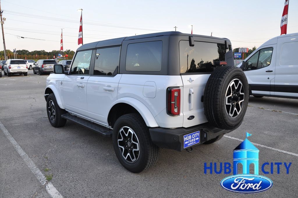 Used 2024 Ford Bronco Outer Banks AWD/4WD image 3