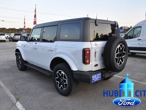 Used 2024 Ford Bronco Outer Banks AWD/4WD image 3