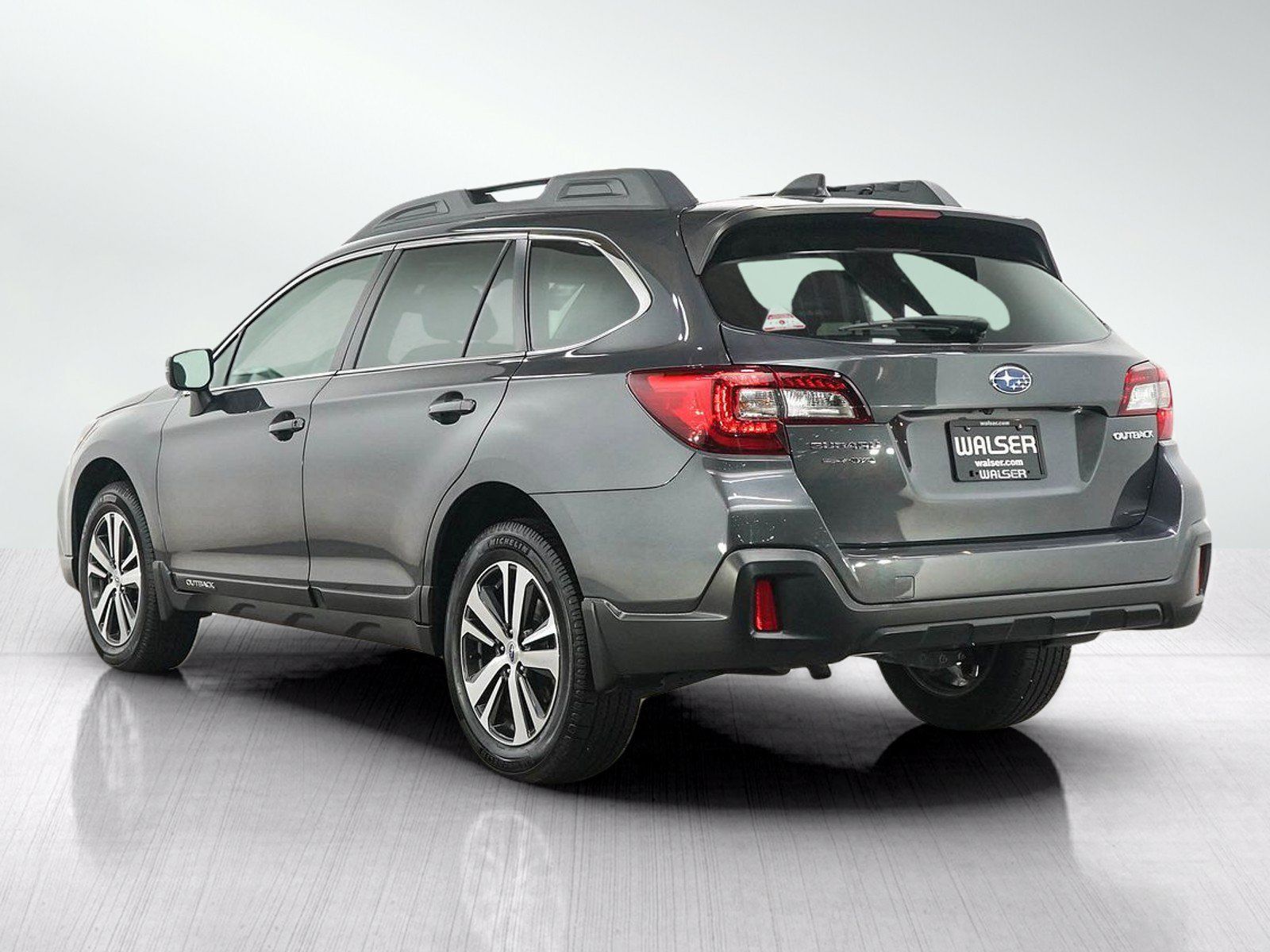 Used 2019 Subaru Outback 2.5i Limited AWD/4WD image 3