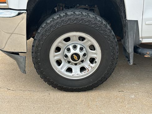 Used 2018 Chevrolet Silverado 2500 LT AWD/4WD image 4