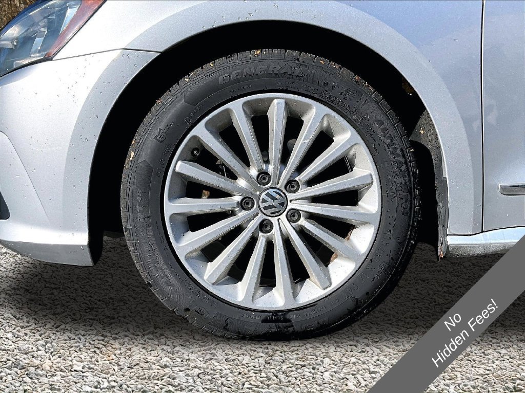 Used 2016 Volkswagen Passat 1.8T SE FWD image 9