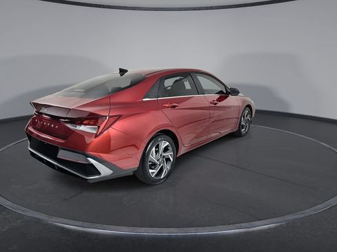 Certified 2025 Hyundai Elantra SEL FWD image 8