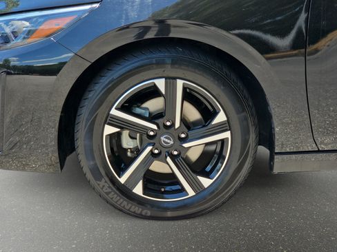 Used 2024 Nissan Sentra SV FWD image 29