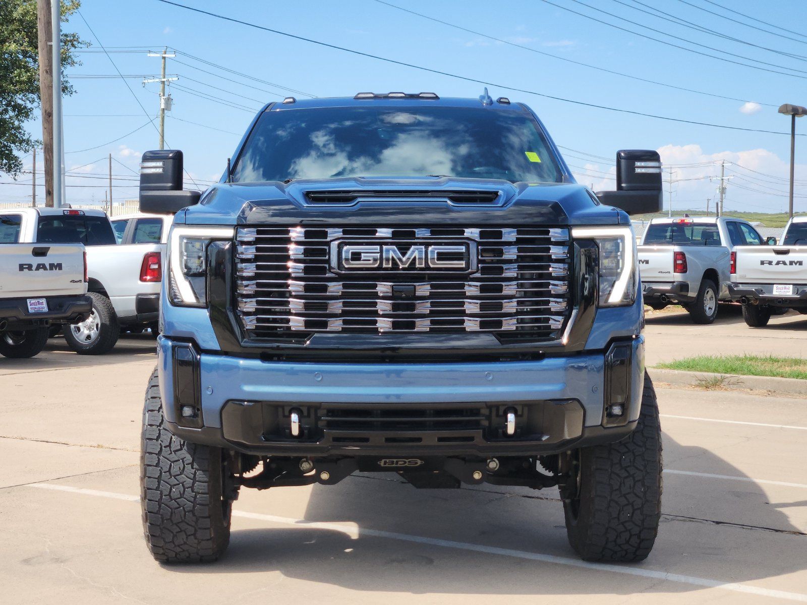 Used 2025 GMC Sierra 2500 Denali Ultimate AWD/4WD image 6