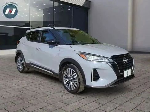 Used 2024 Nissan Kicks SR w/ SR Premium Package image 7