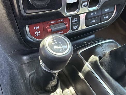 Used 2024 Jeep Wrangler Unlimited Rubicon AWD/4WD image 30