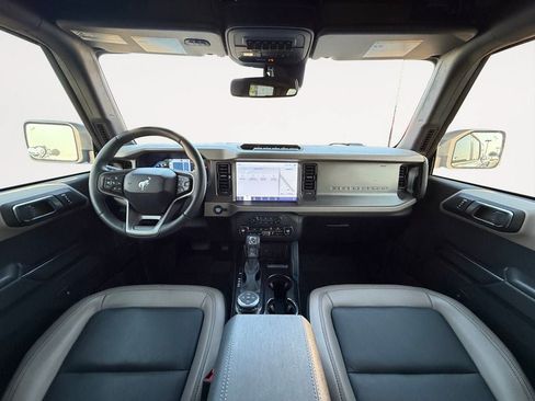 Used 2024 Ford Bronco Wildtrak AWD/4WD image 11