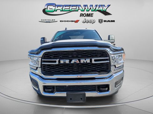 Used 2024 RAM 2500 Tradesman w/ Chrome Appearance Group AWD/4WD image 3