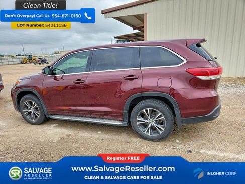 Used 2018 Toyota Highlander LE FWD image 3