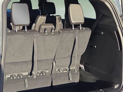 New 2026 Chrysler Pacifica Select w/ S Appearance Package FWD image 8