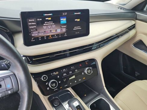 Used 2024 INFINITI QX60 Luxe w/ Vision Package FWD image 16