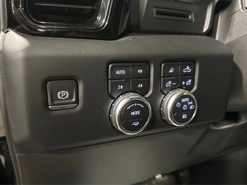 Used 2022 GMC Sierra 1500 AT4 image 21