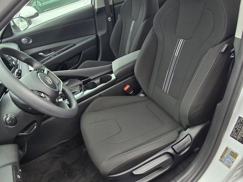 New 2026 Hyundai Elantra Blue image 13