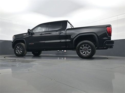 Used 2025 GMC Sierra 1500 AT4X image 27