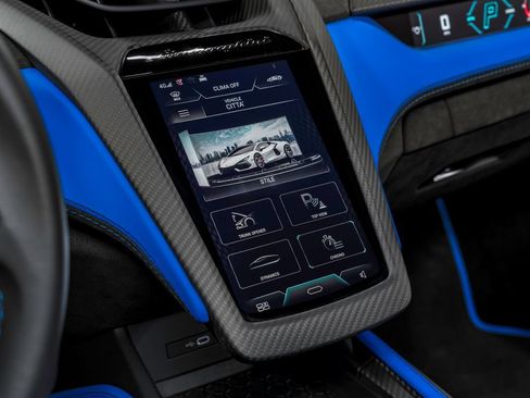 Used 2025 Lamborghini Revuelto AWD/4WD image 24