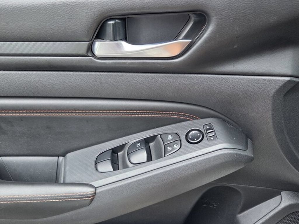 Used 2021 Nissan Altima 2.5 SR w/ SR Premium Package FWD image 32