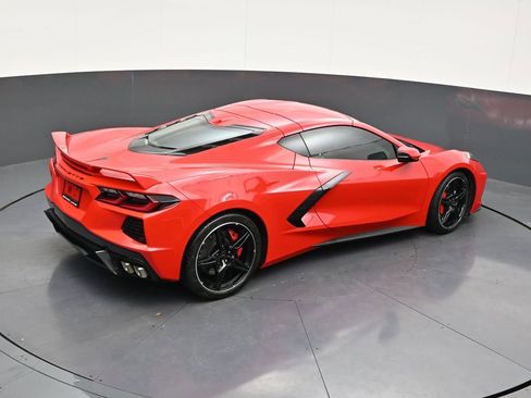 Used 2021 Chevrolet Corvette Stingray Premium Cpe w/ Z51 Performance Package image 18