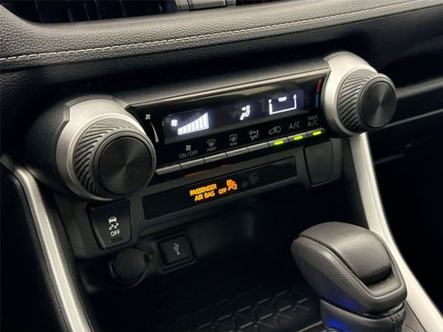 Certified 2022 Toyota RAV4 LE FWD image 21