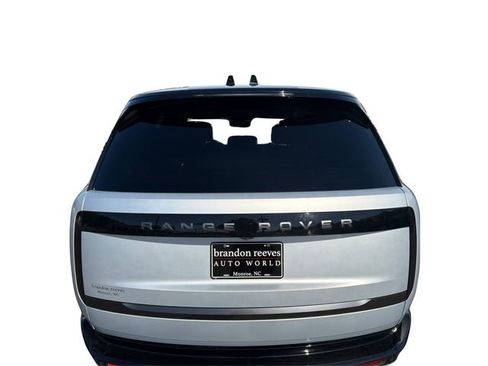 Used 2025 Land Rover Range Rover SE AWD/4WD image 29