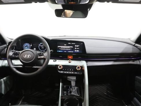 Used 2026 Hyundai Elantra Limited FWD image 14