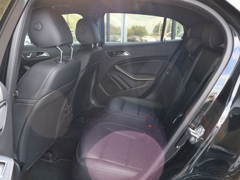 Used 2020 Mercedes-Benz GLA 250 4MATIC image 16