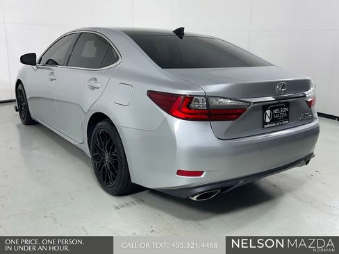 Used 2016 Lexus ES 350 w/ Luxury Package w/Wood Trim FWD image 5