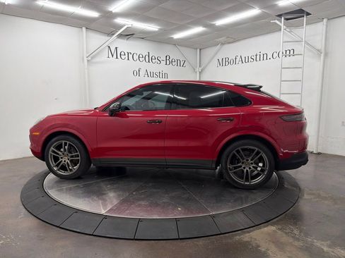 Used 2022 Porsche Cayenne E-Hybrid Coupe AWD/4WD image 4