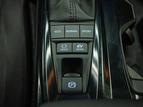 Used 2025 Toyota Camry LE image 23