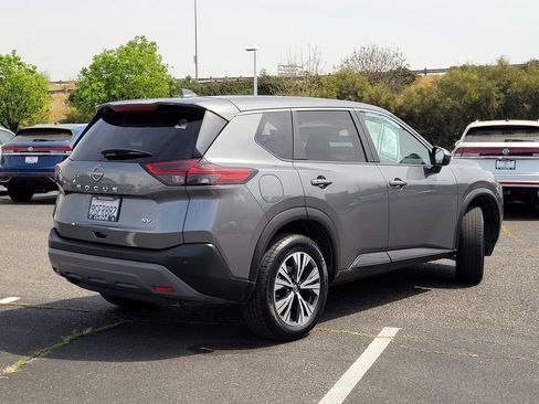 Used 2023 Nissan Rogue SV FWD image 6