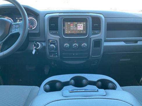 Used 2018 RAM 1500 Express AWD/4WD image 13