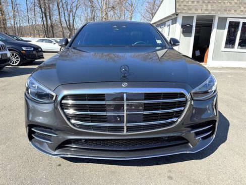 Used 2022 Mercedes-Benz S 580 4MATIC Sedan w/ AMG Line Package image 2