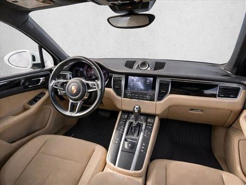 Used 2018 Porsche Macan AWD/4WD image 23