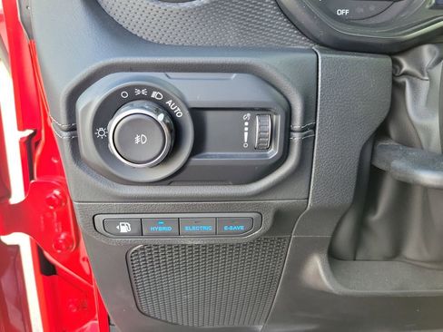 Used 2024 Jeep Wrangler Unlimited Rubicon 4xe image 27