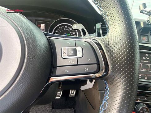 Used 2016 Volkswagen Golf 4-Door AWD/4WD image 22